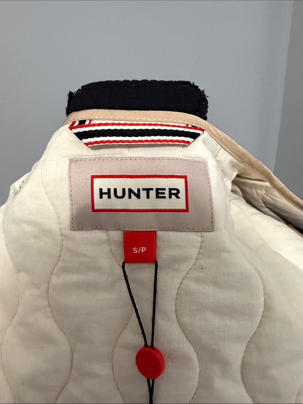 Hunter Quilted Sleeveless Vest in Light Beige - Picture 4 of 4